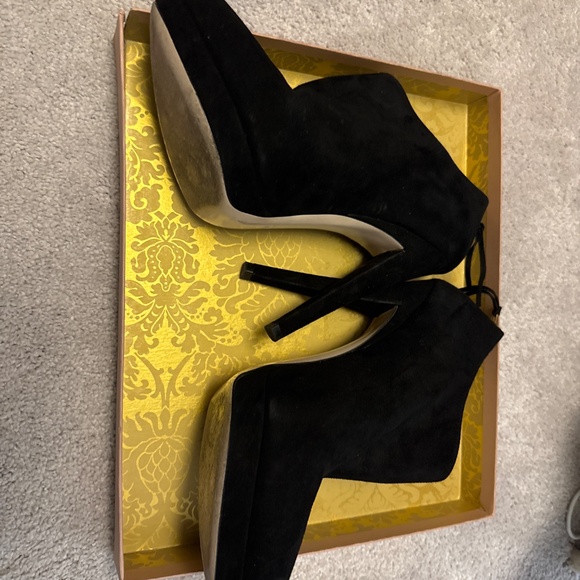 Size 38 Miu Miu suede booties - Picture 2 of 5